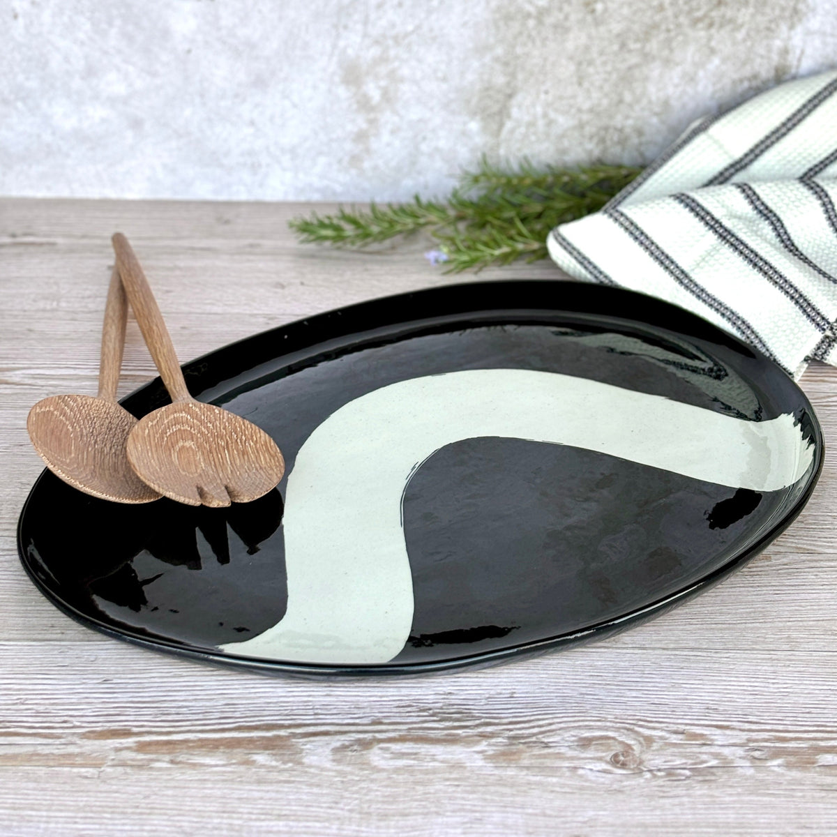 Oval Serving Platter Black Swish Kuier Collection