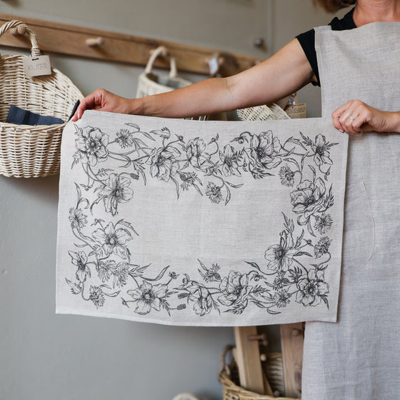 Anemone Tea Towel | Black - 100% Linen